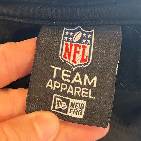 Carolina Panthers hoodie men’s Medium NFL New Era Team Apparel black combine - Picture 9 of 10